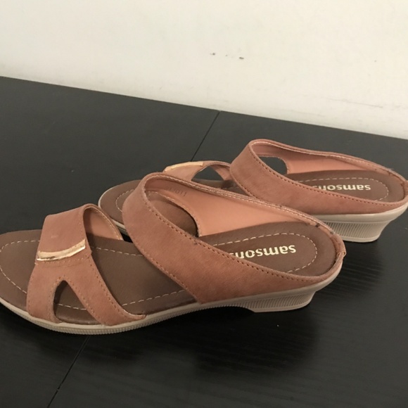 Sandals - Picture 3 of 4